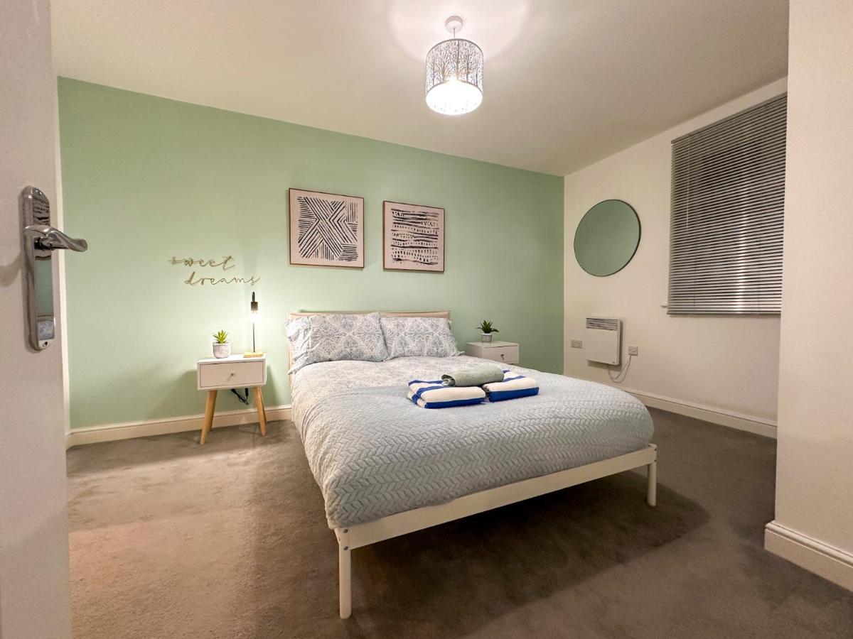 Luxury 2 Bedroom City Centre Apartment - Secure Parking - Amazing Location! Canterbury Exterior photo