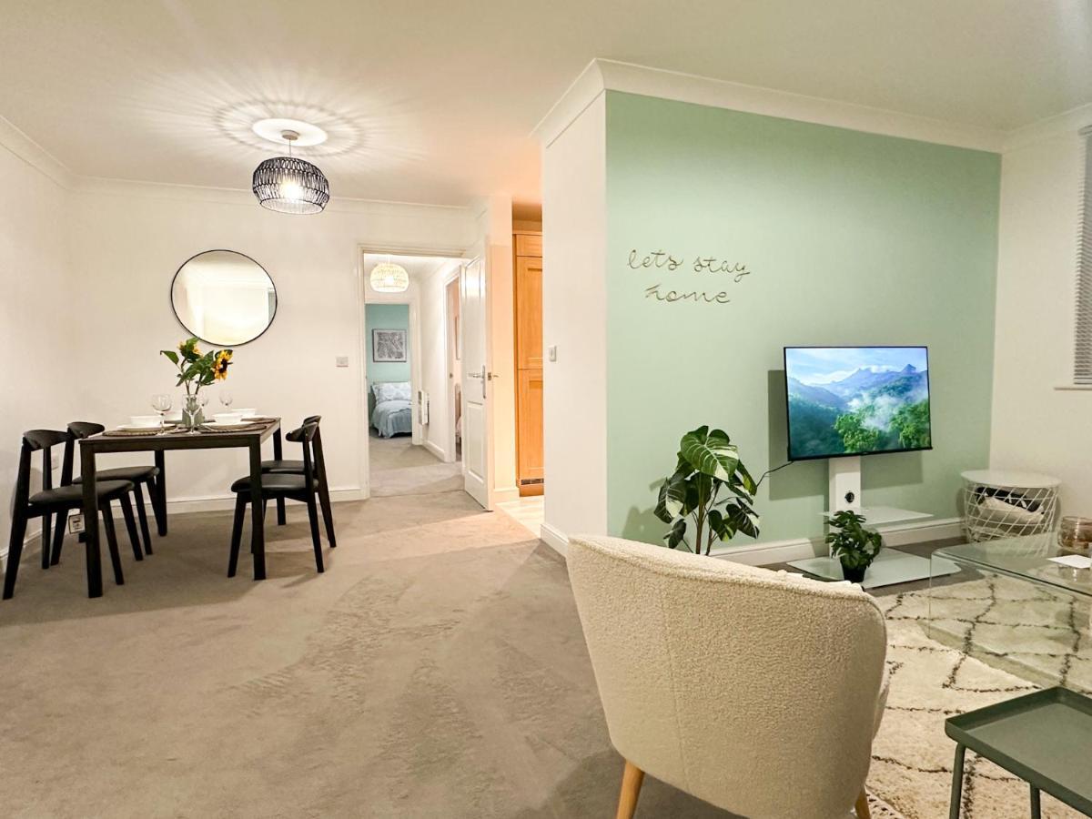 Luxury 2 Bedroom City Centre Apartment - Secure Parking - Amazing Location! Canterbury Exterior photo