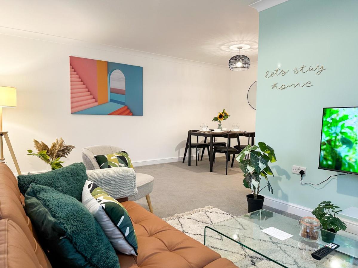 Luxury 2 Bedroom City Centre Apartment - Secure Parking - Amazing Location! Canterbury Exterior photo